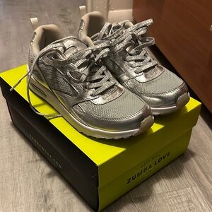 Zumba Air Metallic Silver Size 6.5 - Like New condition